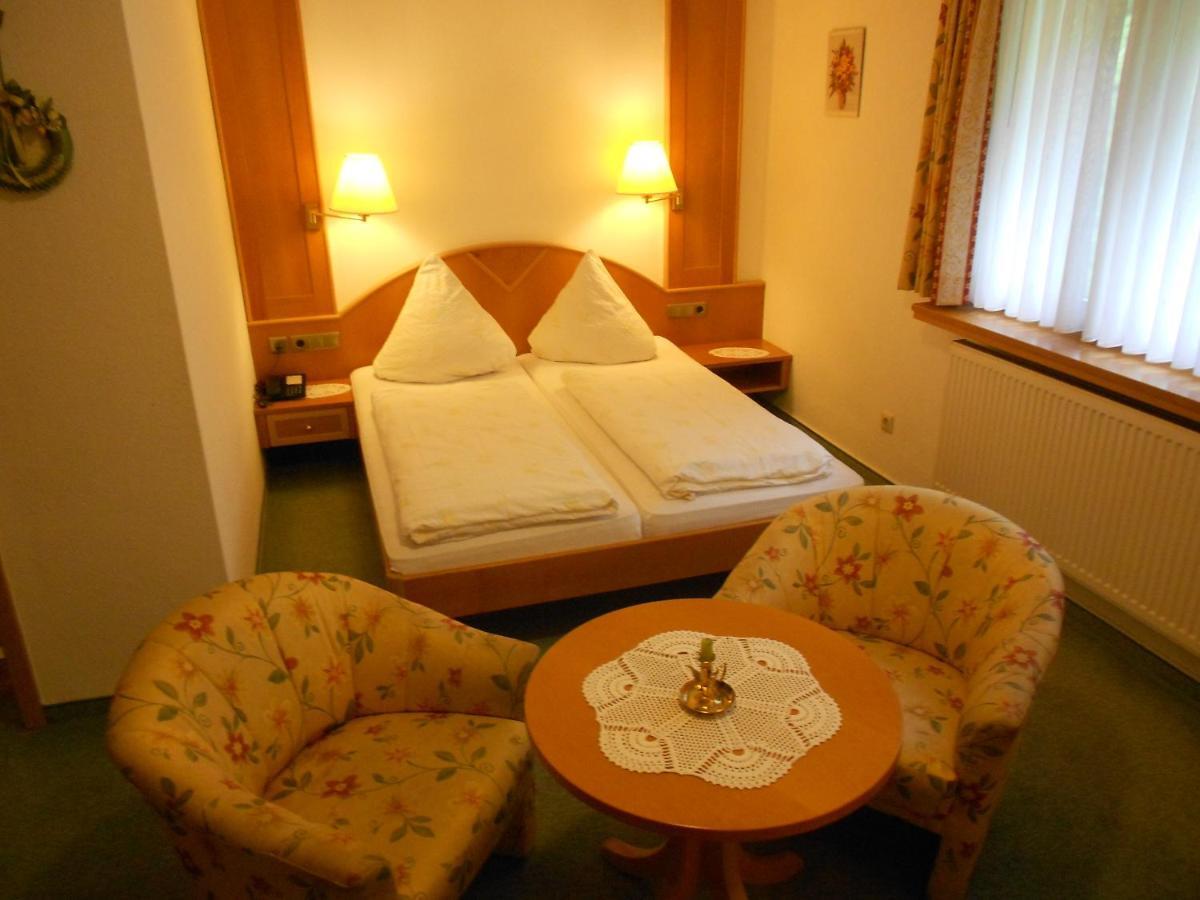 Gasthaus Zur Erle Hotel Simonswald Room photo